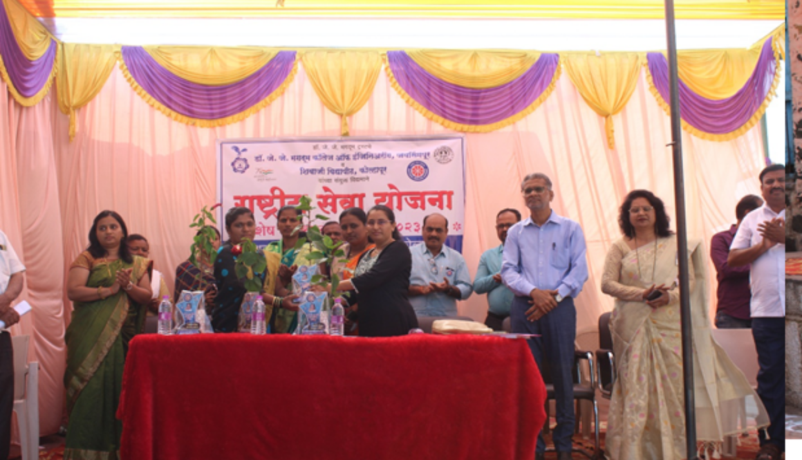 Felicitation to Sarpanch of Jambhali by Advt.Dr.Sonali Magdum madam Felicitation to Sarpanch of Jambhali by Advt.Dr.Sonali Magdum madam