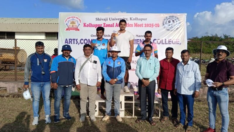 शिवाजी विद्यापीठ विभागीय ॲथलेटिक्स स्पर्धेत डॉ. जे. जे. मगदुम कॉलेजचे ओंकार किल्लेदार यांनी भालाफेक प्रकारात सुवर्णपदक जिंकून महाविद्यालयाचा गौरव वाढविला